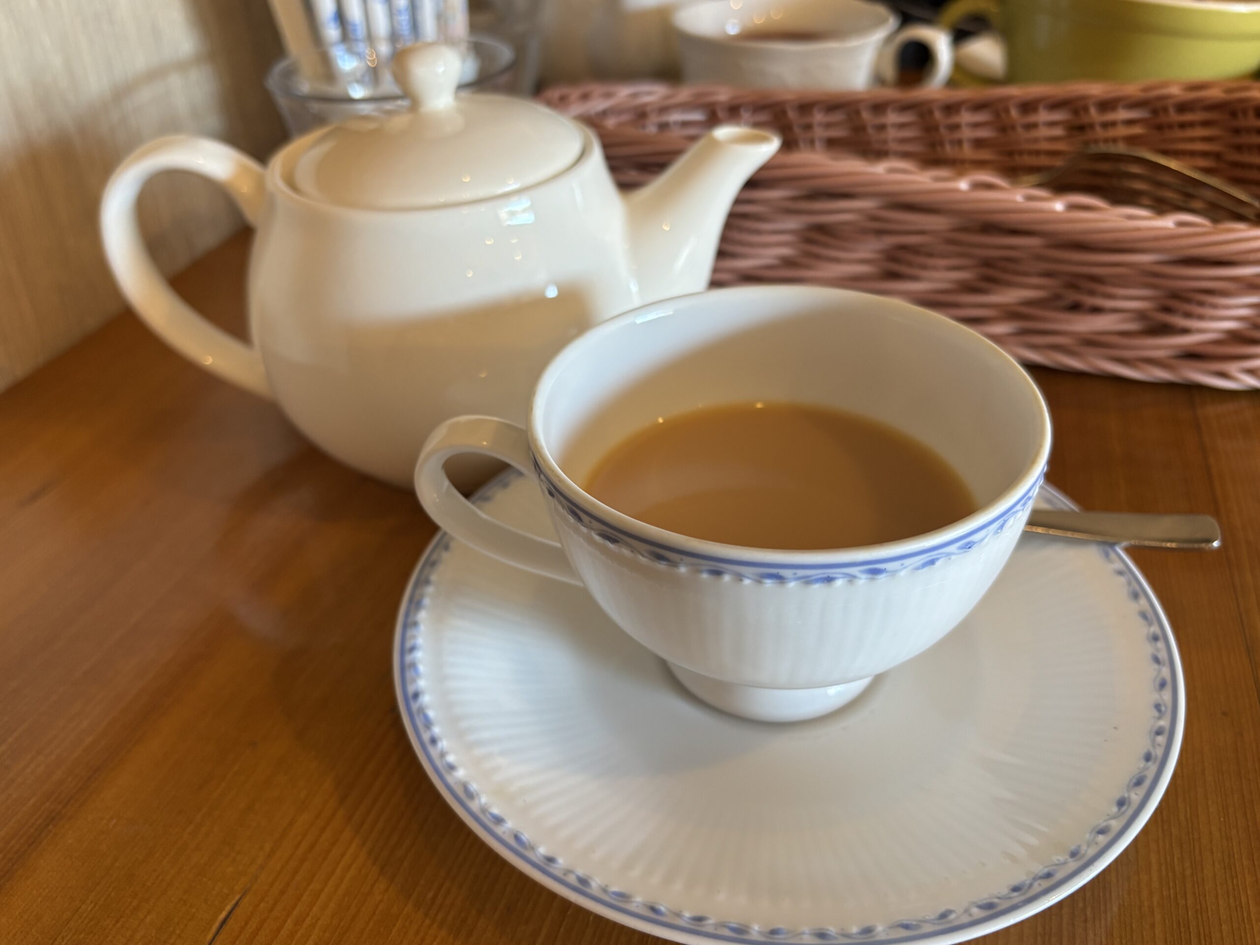 近所のモーニングセットで一息つく